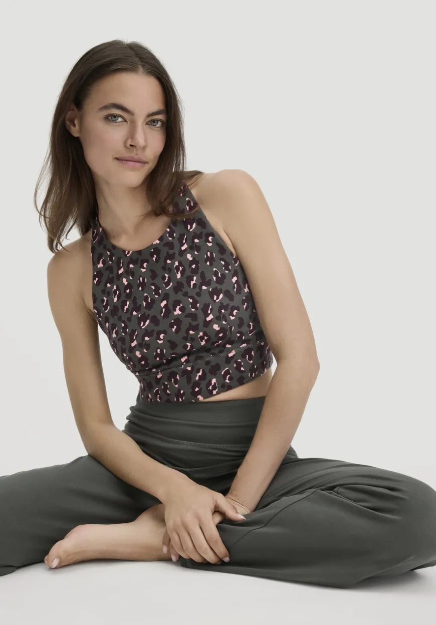 hessnatur Bustier Highneck ACTIVE LIGHT aus Bio-Baumwolle von|Damen Shirts & Tops|Yoga & Activewear