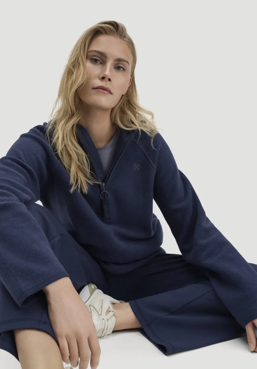 hessnatur Fleece Hoodie Relaxed ACTIVE LIGHT aus reiner Bio-Baumwolle von|Damen Sweatshirts|Fleece