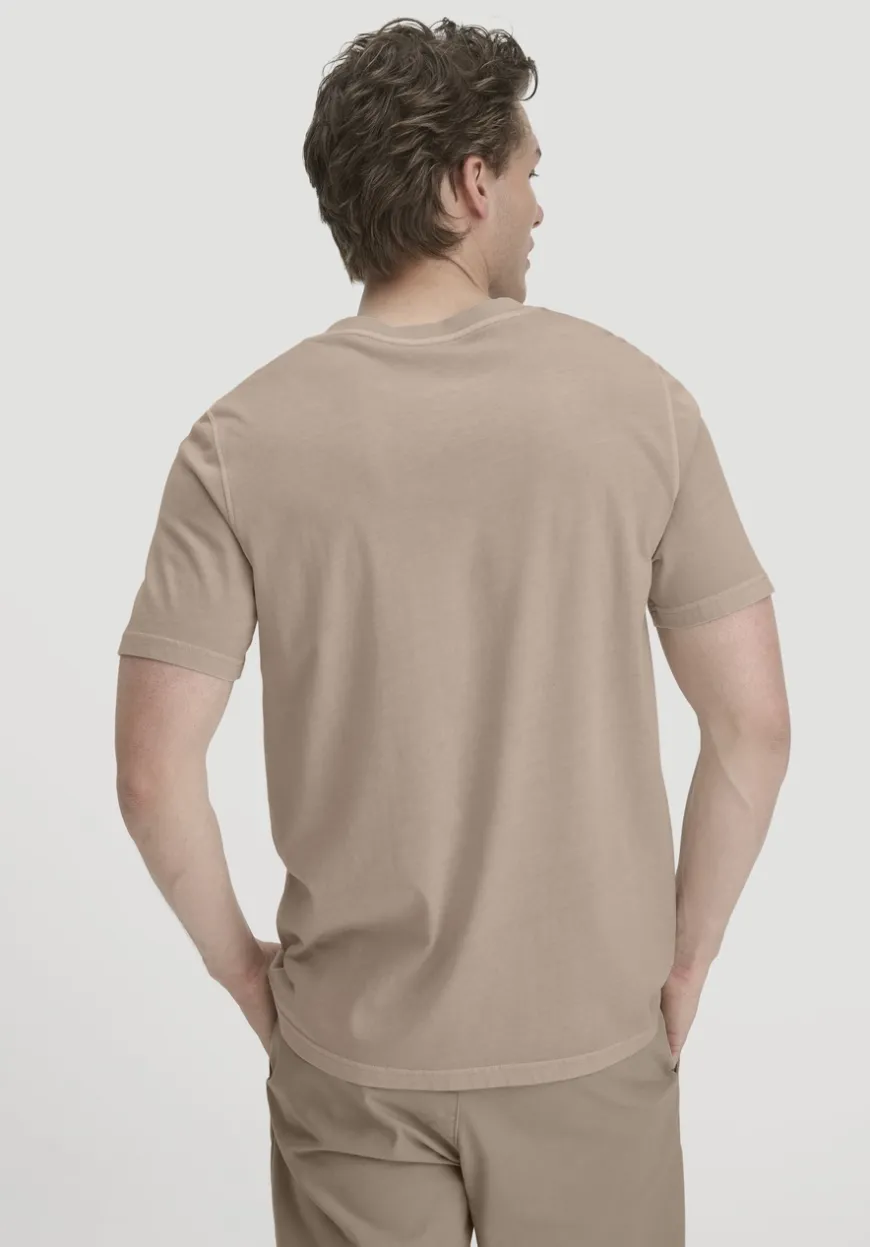 hessnatur Heavy Jersey Henley Shirt Relaxed aus reiner Bio-Baumwolle von|Herren T-Shirts