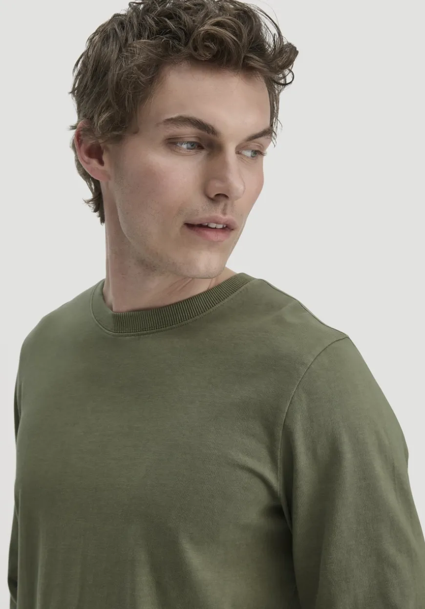 hessnatur Heavy Jersey Longsleeve Relaxed aus reiner Bio-Baumwolle von|Herren T-Shirts|T-Shirts