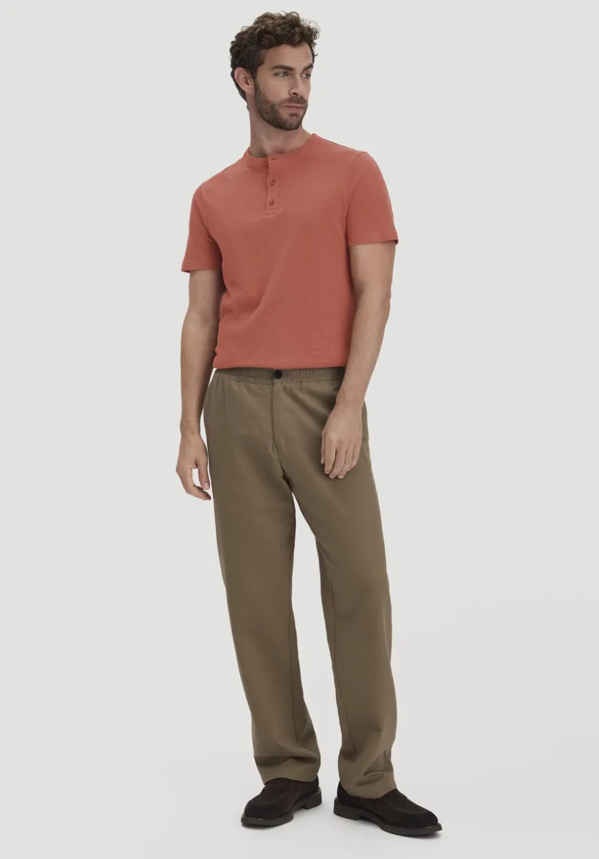 hessnatur Henley T-Shirt Regular aus Leinen und Bio-Baumwolle von|Herren T-Shirts