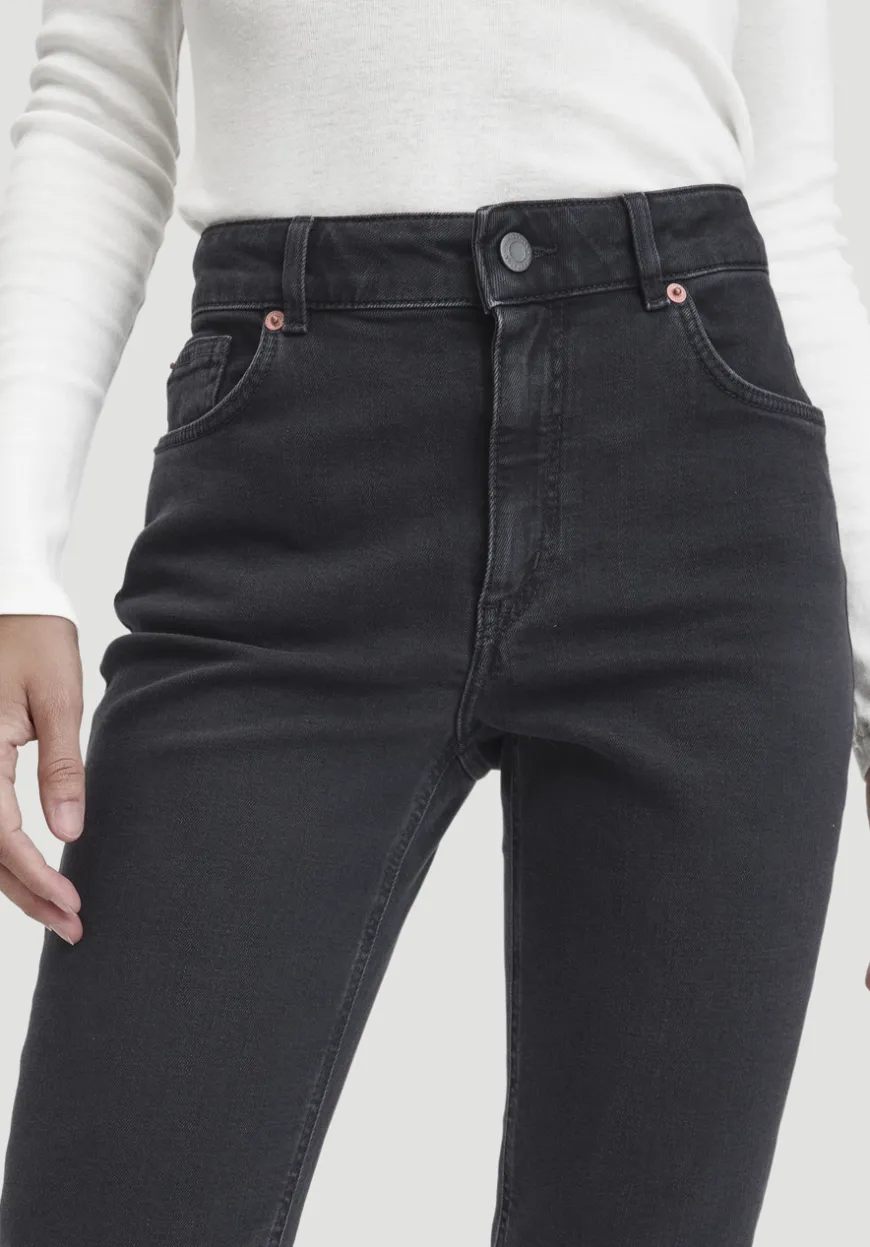 hessnatur Jeans HANNA High Rise Mom aus Bio-Denim von|Damen Jeans