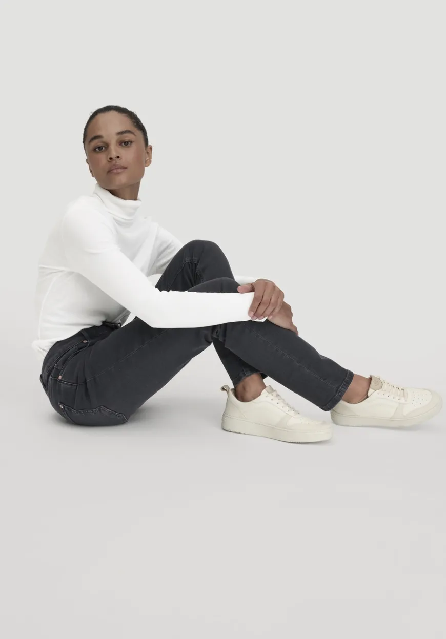 hessnatur Jeans HANNA High Rise Mom aus Bio-Denim von|Damen Jeans