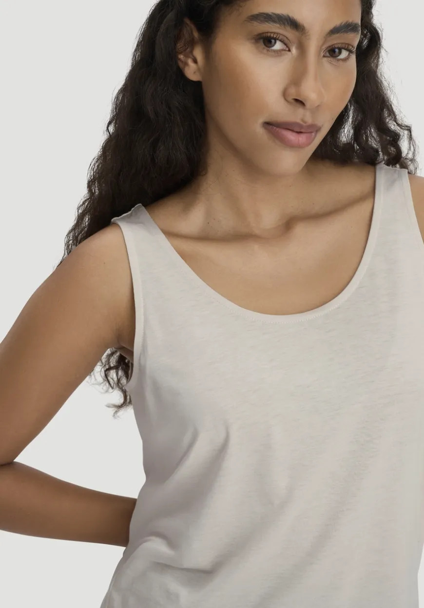 hessnatur Jersey Top Relaxed aus TENCEL™ Lyocell mit Bio-Baumwolle von|Damen Shirts & Tops