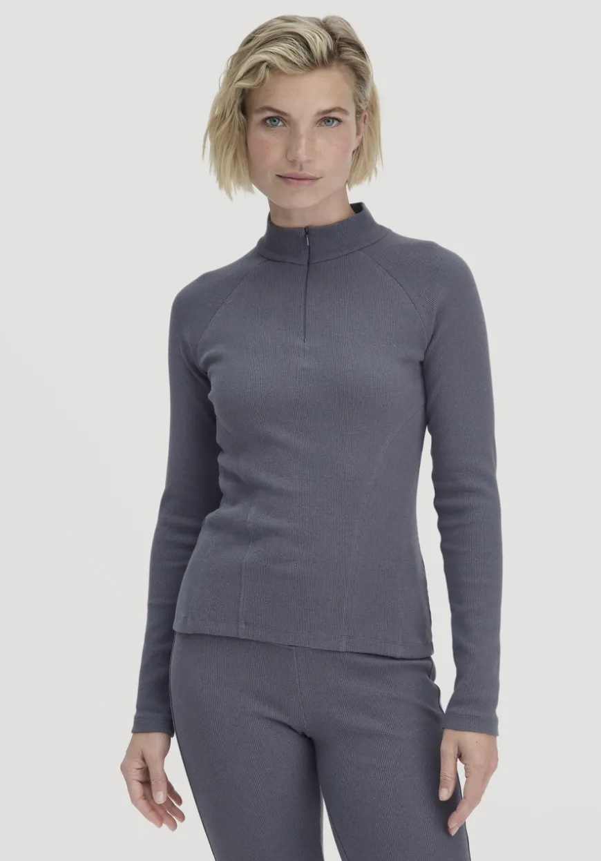 hessnatur Longsleeve Fitted BETTER RECYCLING aus Bio-Baumwolle von|Damen Shirts & Tops|Yoga & Activewear