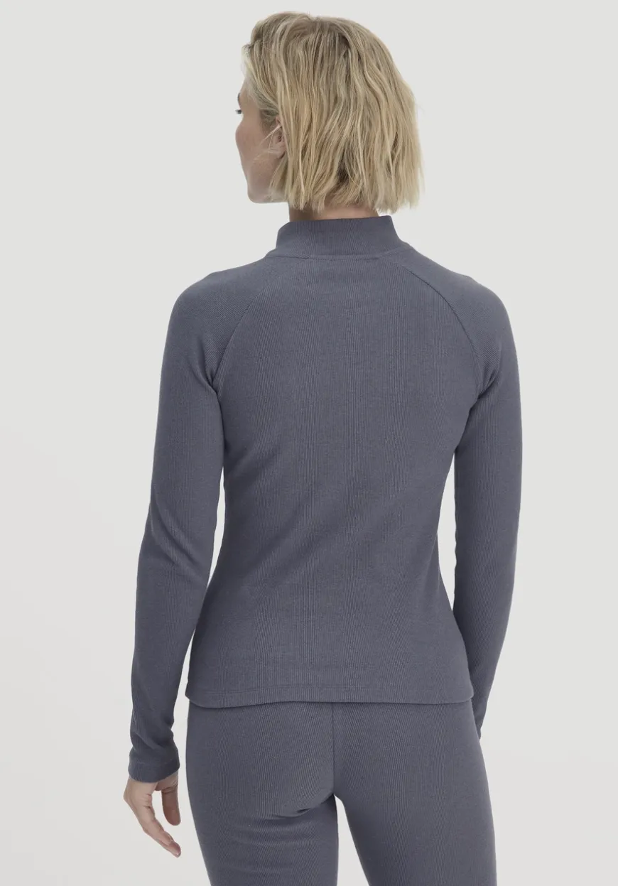 hessnatur Longsleeve Fitted BETTER RECYCLING aus Bio-Baumwolle von|Damen Shirts & Tops|Yoga & Activewear