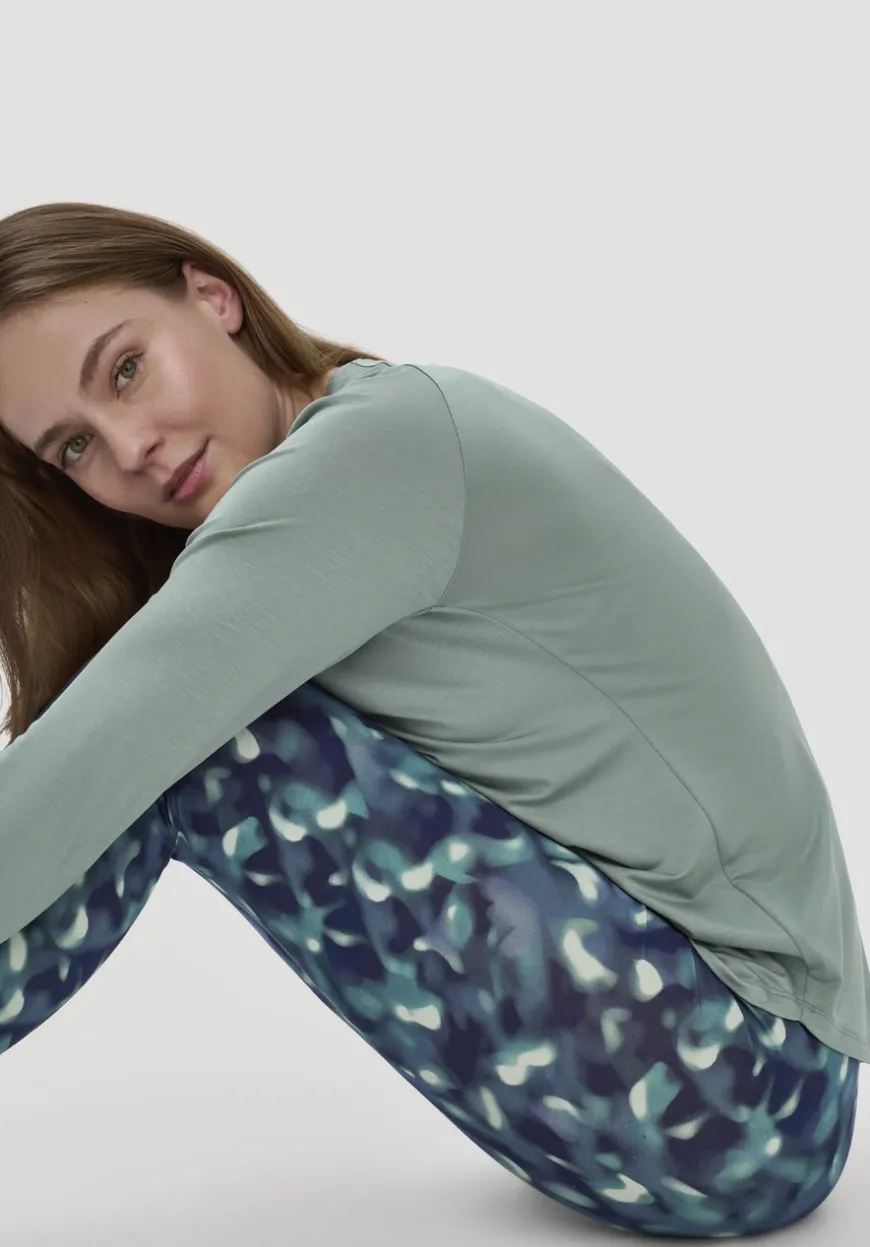 hessnatur Longsleeve Regular ACTIVE COMFORT aus TENCEL™ Lyocell von|Damen Shirts & Tops|Yoga & Activewear