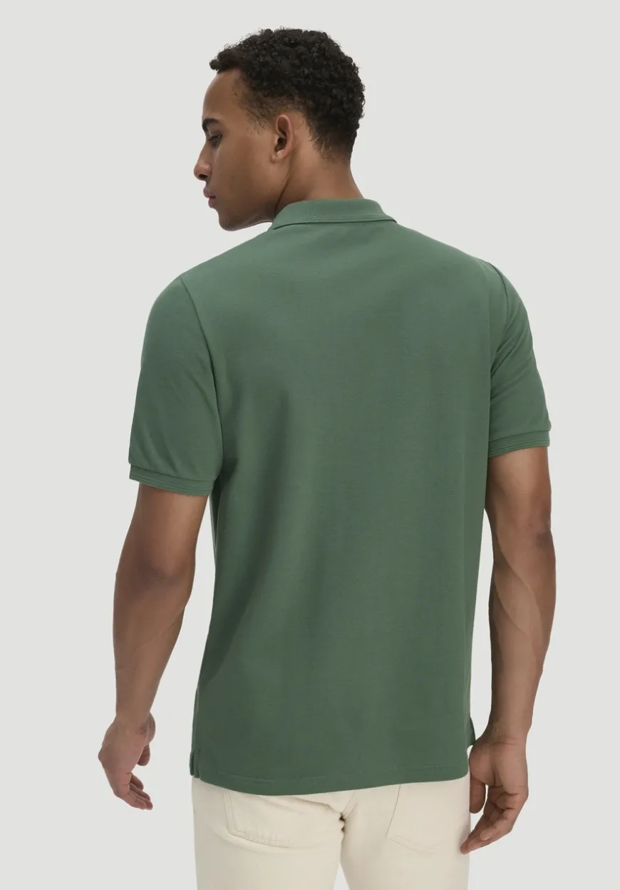 hessnatur Piqué Polo Regular aus reiner Bio-Baumwolle von|Herren T-Shirts|T-Shirts