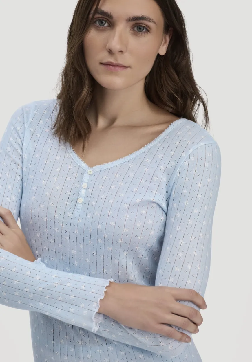 hessnatur Pointelle Henley Schlafshirt PURE COTTON aus reiner Bio-Baumwolle von|Damen Nachtwäsche|Nachtwäsche