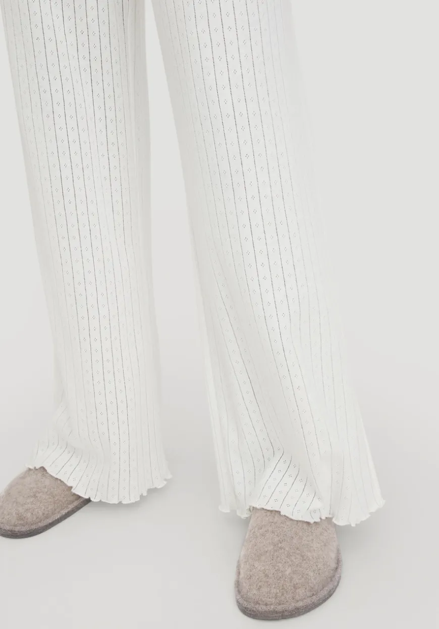 hessnatur Pointelle Schlafhose Relaxed PURE COTTON aus reiner Bio-Baumwolle von|Damen Nachtwäsche|Nachtwäsche
