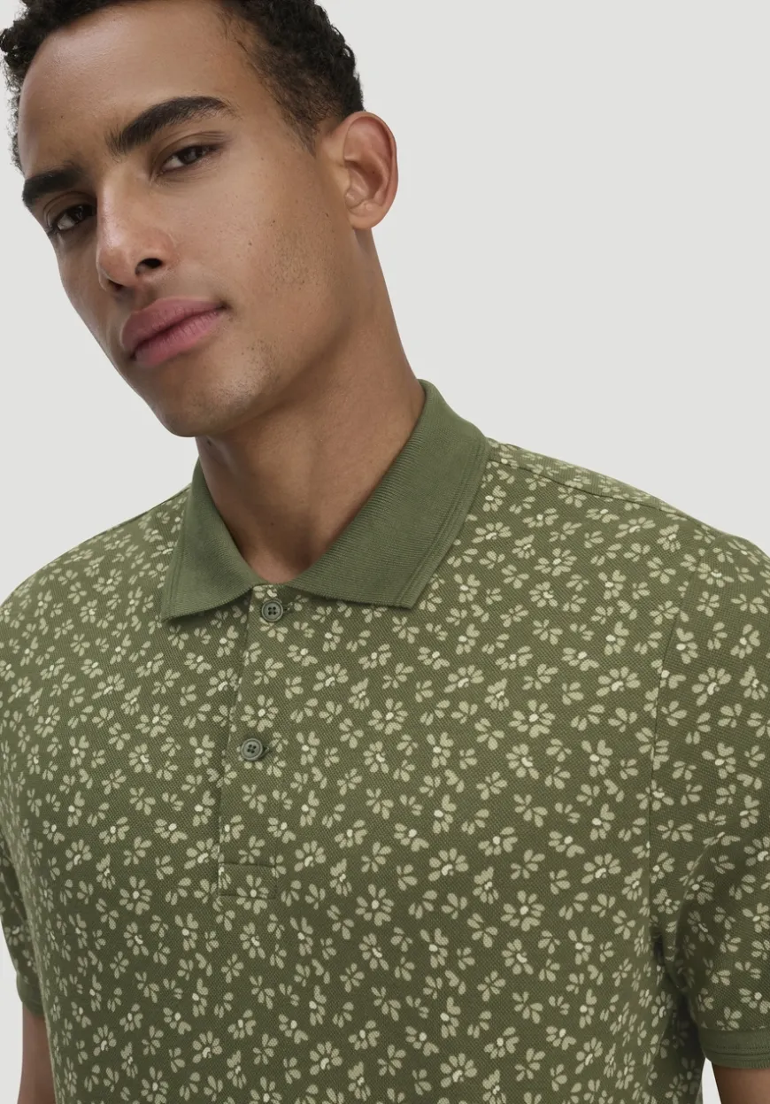 hessnatur Print Piqué Polo Relaxed aus reiner Bio-Baumwolle von|Herren T-Shirts