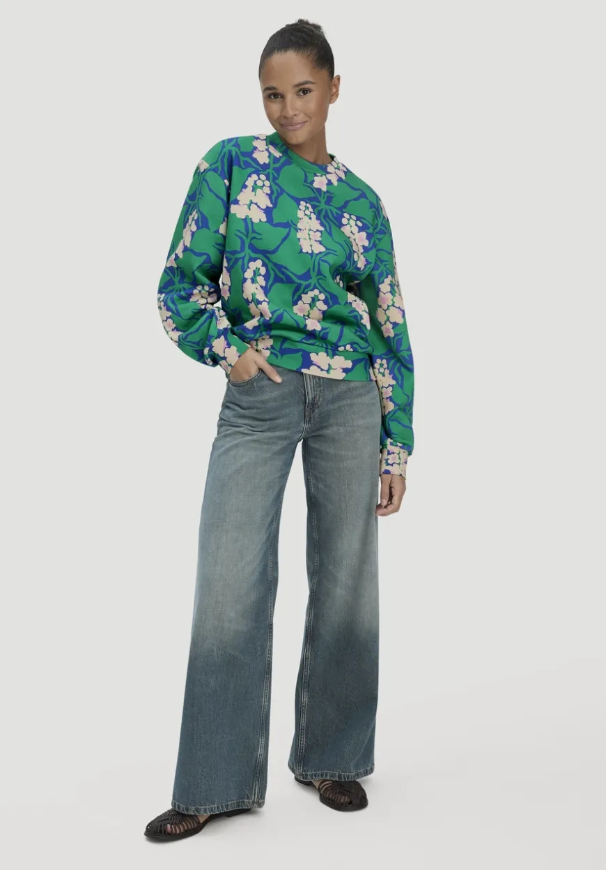 hessnatur Print Sweatshirt Oversize LIV LEE aus reiner Bio-Baumwolle von|Damen Sweatshirts|Sweat