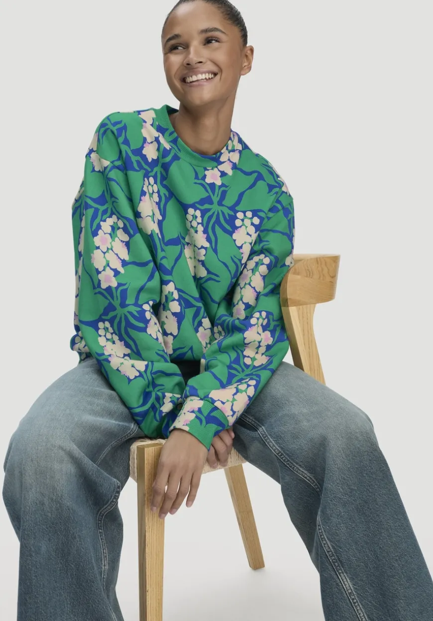 hessnatur Print Sweatshirt Oversize LIV LEE aus reiner Bio-Baumwolle von|Damen Sweatshirts|Sweat