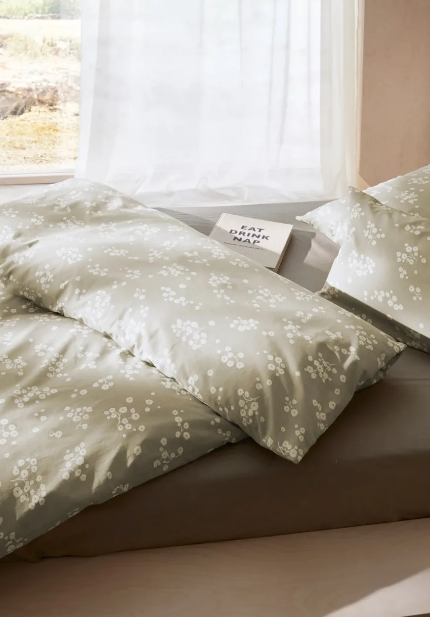 hessnatur Renforcé Bettwäsche Set HANAMI aus reiner Bio-Baumwolle von| Bettwäsche