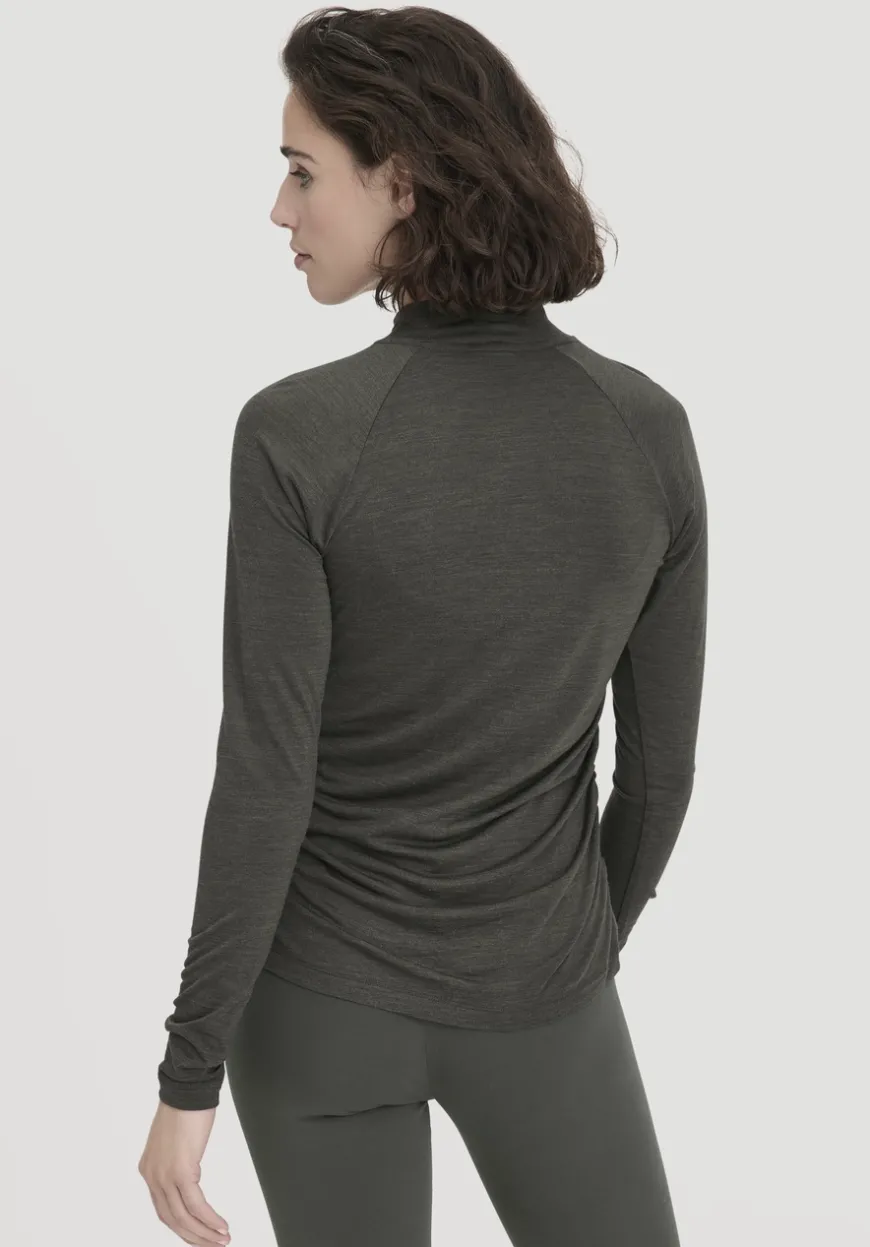 hessnatur Shirt Langarm Slim ACTIVE FUNCTIONAL aus Bio-Merinowolle und TENCEL™ Lyocell von|Damen Shirts & Tops|Yoga & Activewear