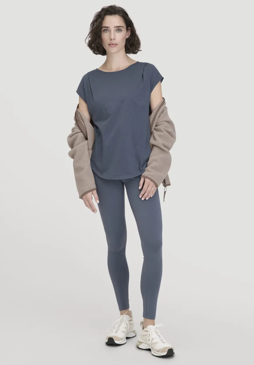 hessnatur Shirt Relaxed ACTIVE LIGHT aus reiner Bio-Baumwolle von|Damen Shirts & Tops|Yoga & Activewear