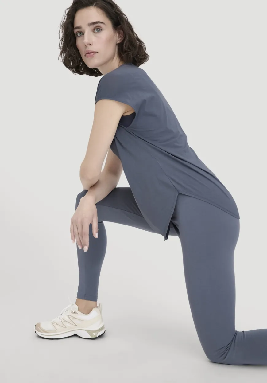 hessnatur Shirt Relaxed ACTIVE LIGHT aus reiner Bio-Baumwolle von|Damen Shirts & Tops|Yoga & Activewear