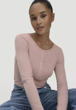 hessnatur Softrib Longsleeve Henley Fitted aus Bio-Baumwolle und Tencel™ Modal von|Damen Shirts & Tops