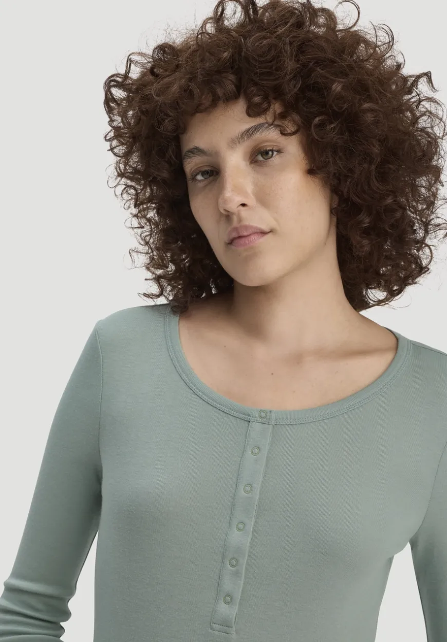 hessnatur Softrib Longsleeve Henley Fitted aus Bio-Baumwolle und Tencel™ Modal von|Damen Shirts & Tops
