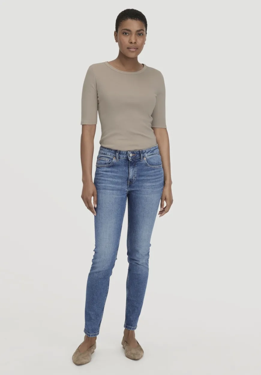 hessnatur Softrib T-Shirt Fitted aus Bio-Baumwolle und TENCEL™ Modal von|Damen Shirts & Tops|T-Shirts