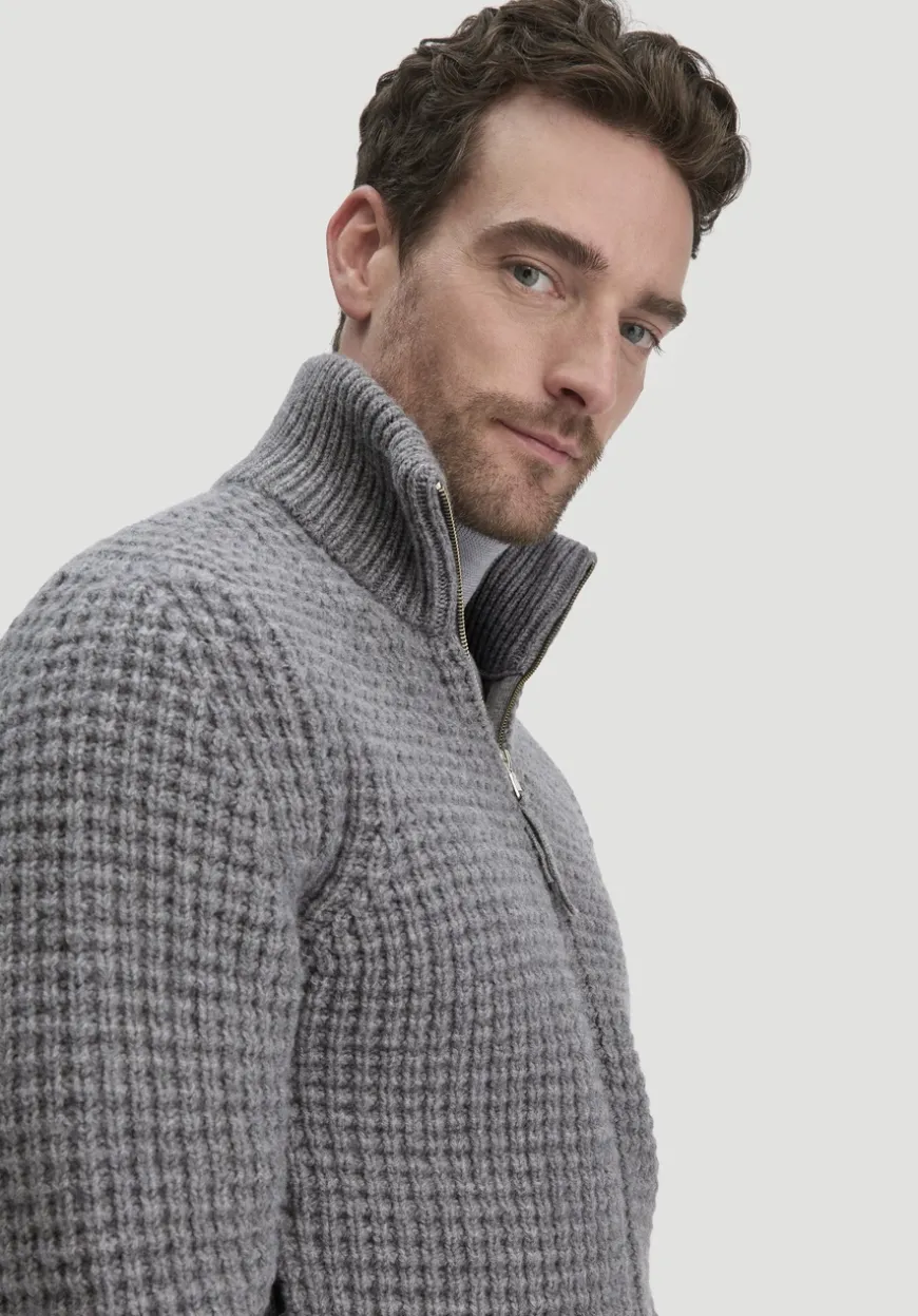 hessnatur Strick Jacke Relaxed BETTER RECYCLING aus reiner Bio-Merinowolle von|Herren Strickjacken
