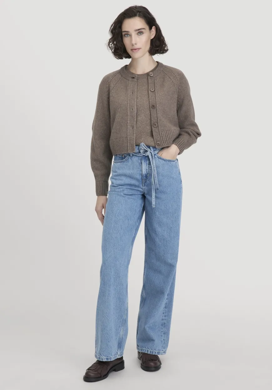hessnatur Strick Jacke Relaxed Cropped aus Bio-Merinowolle mit Bio-Baumwolle von|Damen Strickjacken