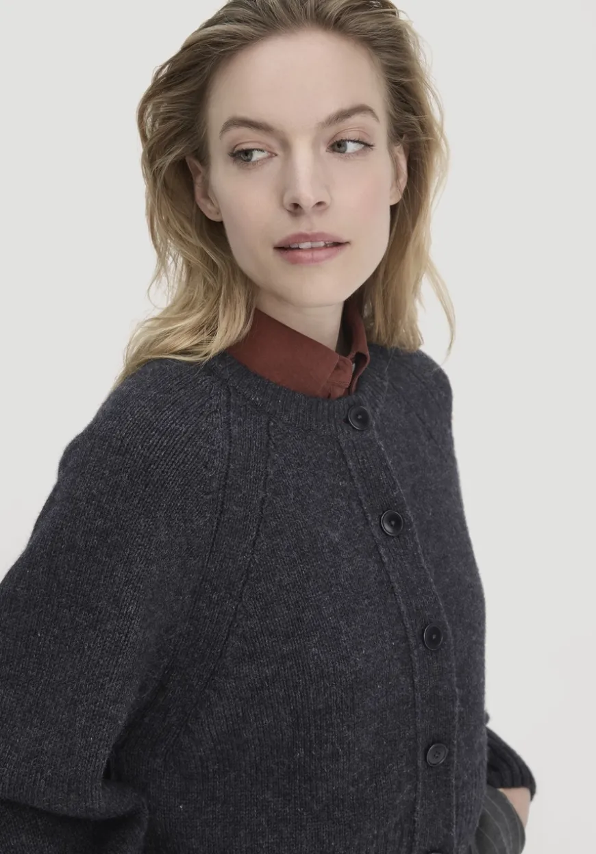 hessnatur Strick Jacke Relaxed Cropped aus Bio-Merinowolle mit Bio-Baumwolle von|Damen Strickjacken