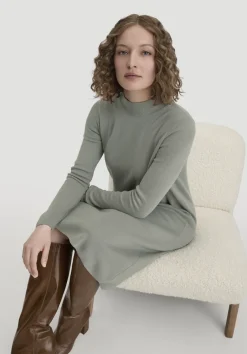 hessnatur Strick Kleid Relaxed aus TENCEL™ Lyocell mit Bio-Baumwolle von|Damen Kleider & Röcke|T-Shirts