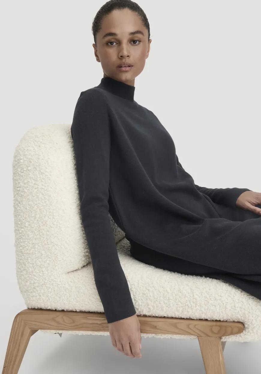hessnatur Strick Kleid Relaxed aus TENCEL™ Lyocell mit Bio-Baumwolle von|Damen Kleider & Röcke|T-Shirts