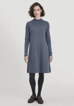 hessnatur Strick Kleid Relaxed aus TENCEL™ Lyocell mit Bio-Baumwolle von|Damen Kleider & Röcke|T-Shirts