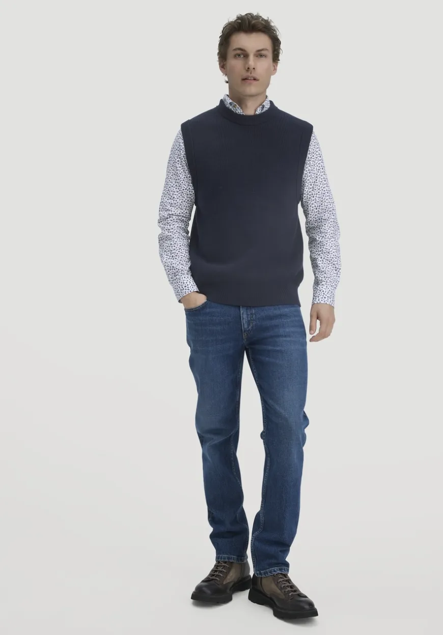 hessnatur Strick Pullunder Regular aus Bio-Merinowolle und Bio-Baumwolle von|Herren Pullover