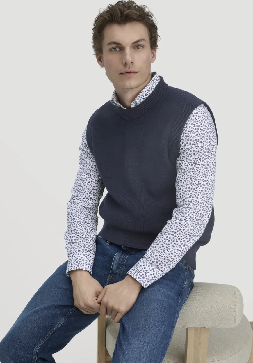 hessnatur Strick Pullunder Regular aus Bio-Merinowolle und Bio-Baumwolle von|Herren Pullover