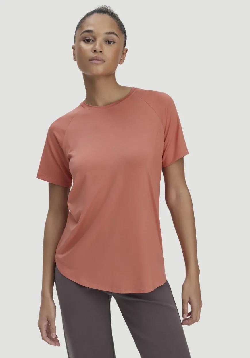 hessnatur T-Shirt Regular ACTIVE COMFORT aus TENCEL™ Lyocell von|Damen Shirts & Tops|Yoga & Activewear