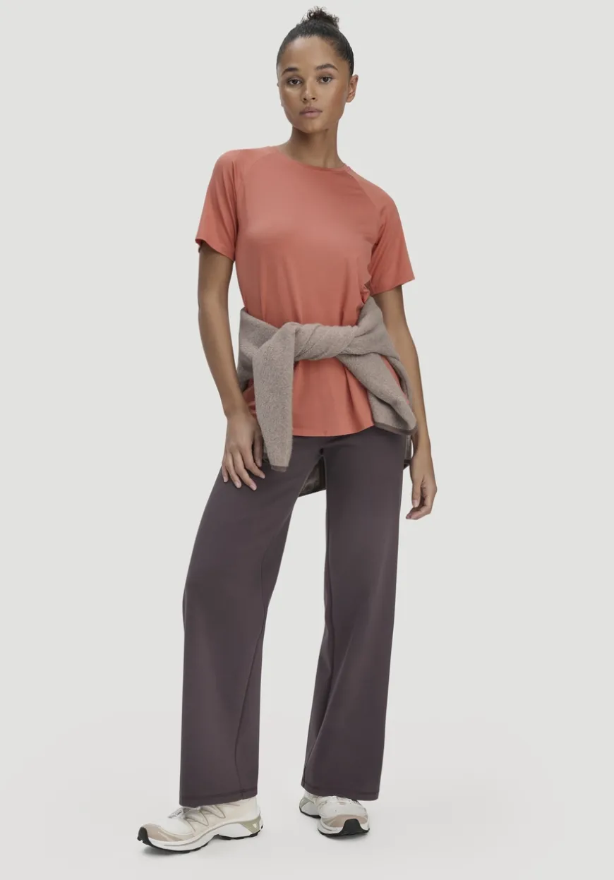 hessnatur T-Shirt Regular ACTIVE COMFORT aus TENCEL™ Lyocell von|Damen Shirts & Tops|Yoga & Activewear