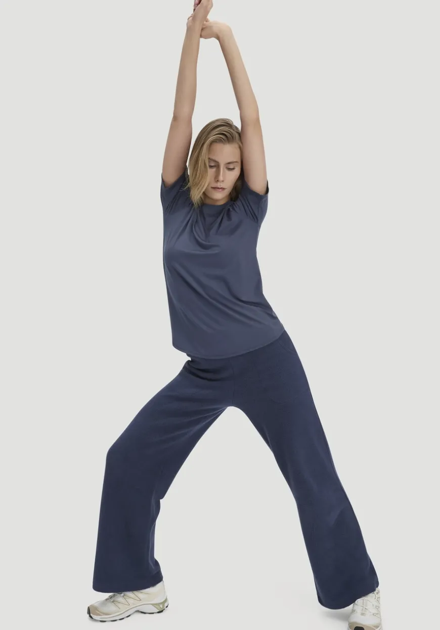 hessnatur T-Shirt Regular ACTIVE COMFORT aus TENCEL™ Lyocell von|Damen Shirts & Tops|Yoga & Activewear