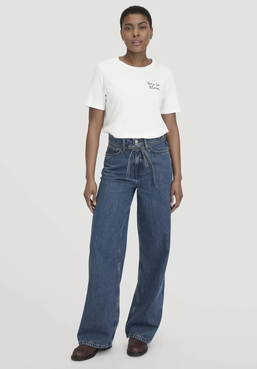 hessnatur T-Shirt Relaxed aus einer Bio-Baumwolle von|Damen Shirts & Tops|T-Shirts