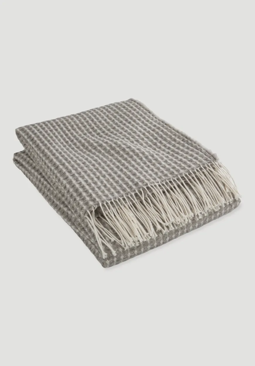 hessnatur Wollmix Waffle Plaid YARA aus Bio-Lambswool mit Bio-Baumwolle von| Wolldecken & Plaids