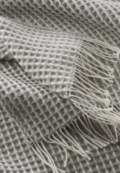 hessnatur Wollmix Waffle Plaid YARA aus Bio-Lambswool mit Bio-Baumwolle von| Wolldecken & Plaids